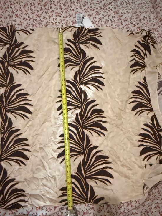 Jets Other - JETS Beige and Dark Brown Floral Print Women’s Top